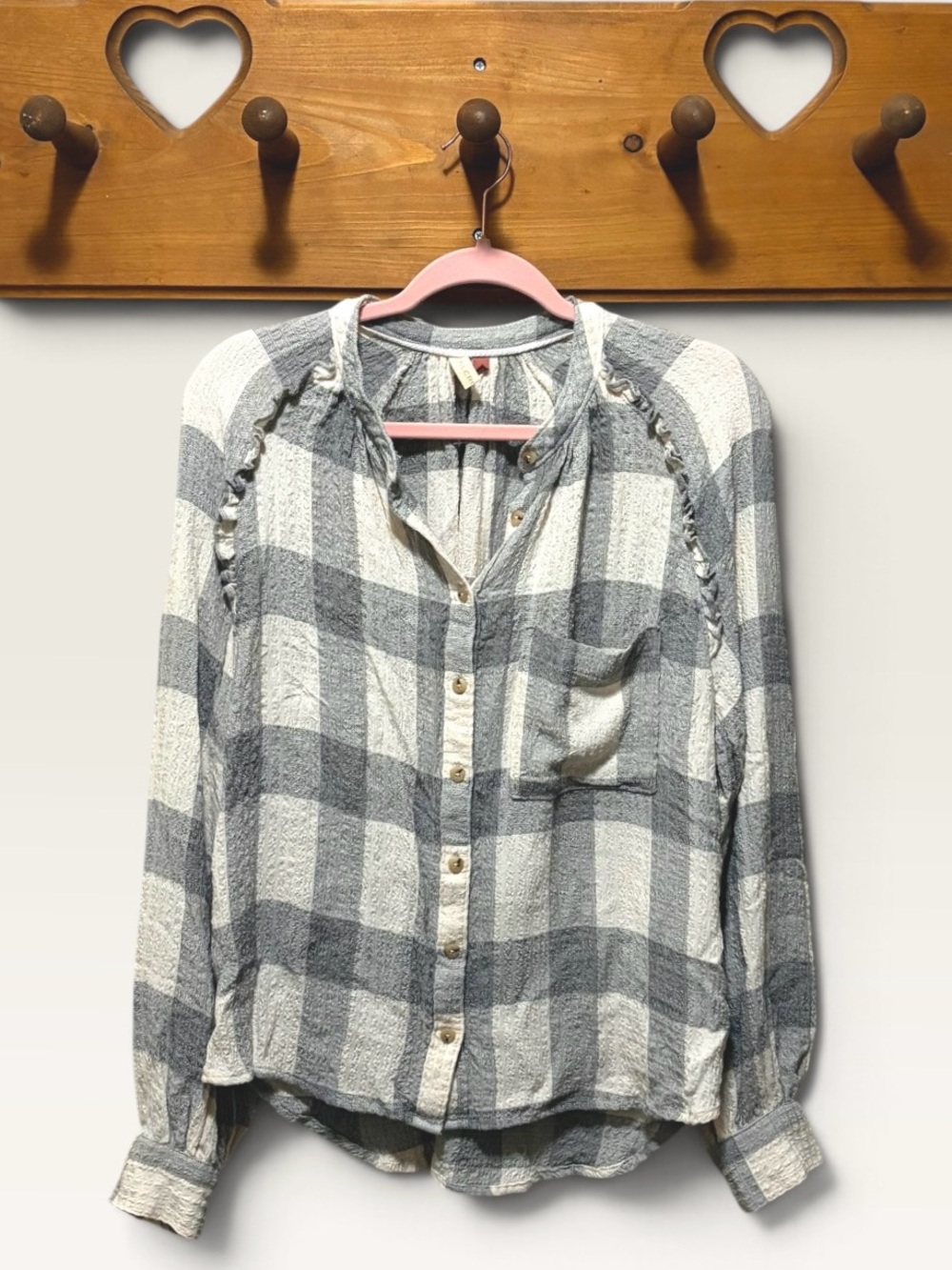 Pilcro Plaid Ruffle Shoulder Button Down Shirt Women’s M Gray Ivory